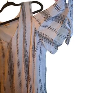 Signature By Robbie Bee Size 2X White With Navy Cold Shoulder